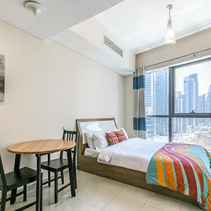 Dhh - Cozy And Bright Studio, Bay Central West Tower Apartment